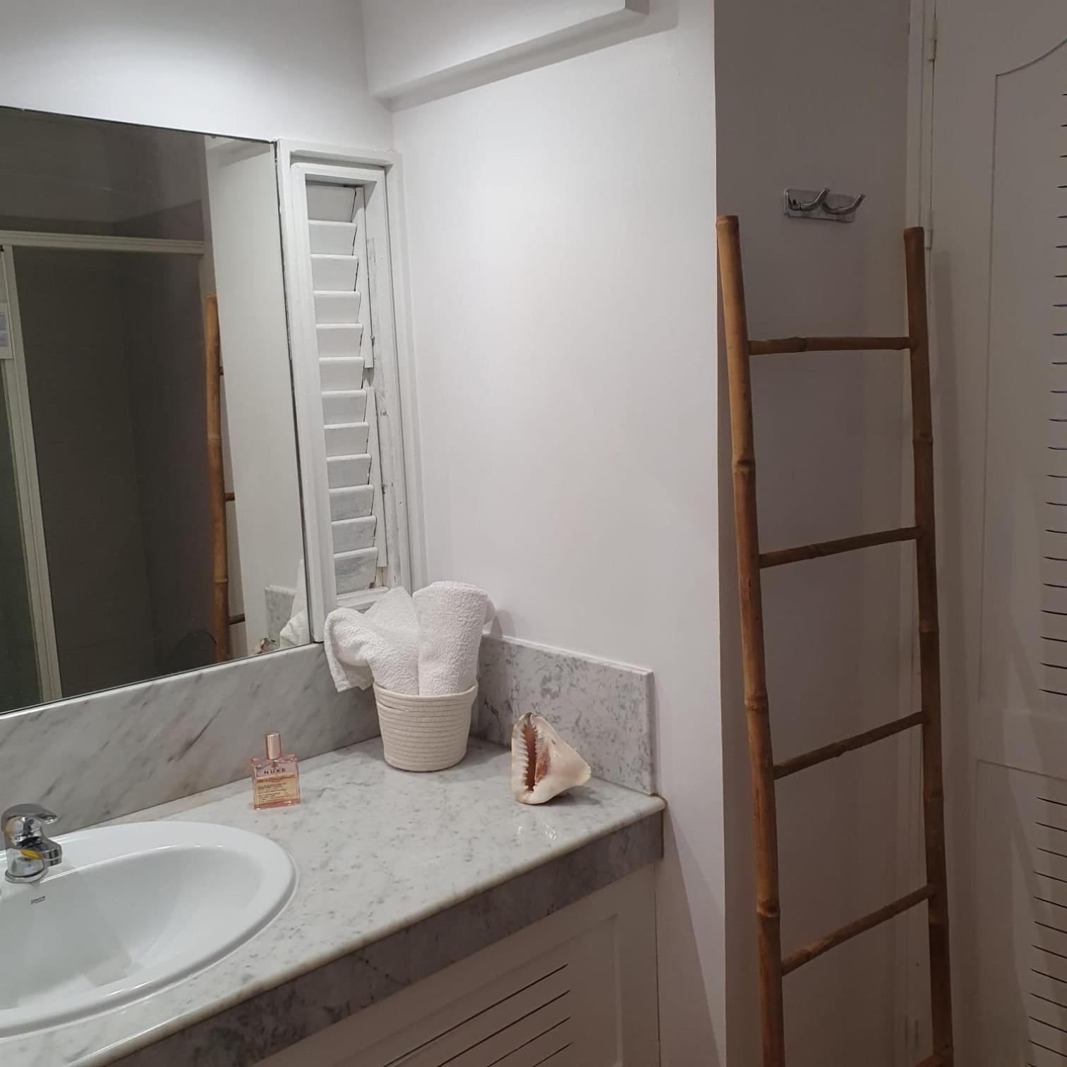 Appartement De La Baie, Vue Magnifique, Tartane Trinite  Exterior foto