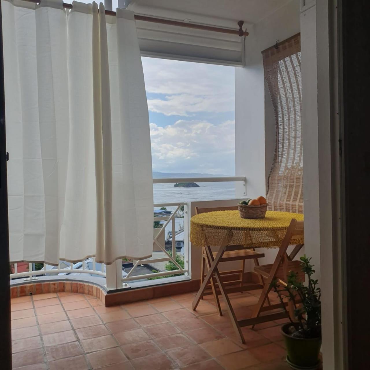 Appartement De La Baie, Vue Magnifique, Tartane Trinite  Exterior foto